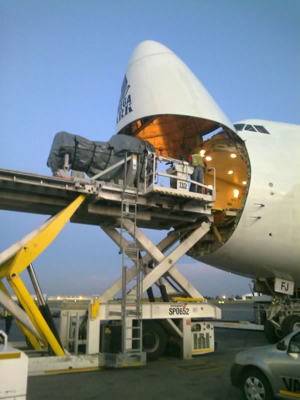 Jet-engine-air-freight-ex-USA-into-AKL.jpg#asset:272